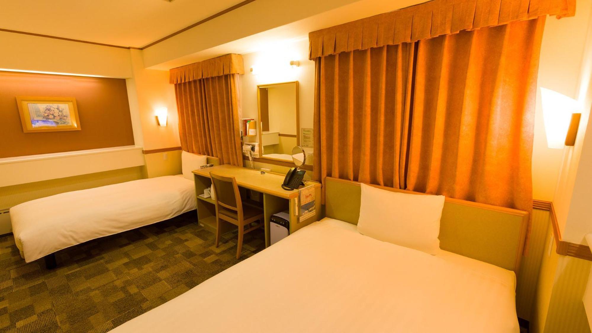 Toyoko Inn Aioi Eki Shinkansen Guchi Rum bild