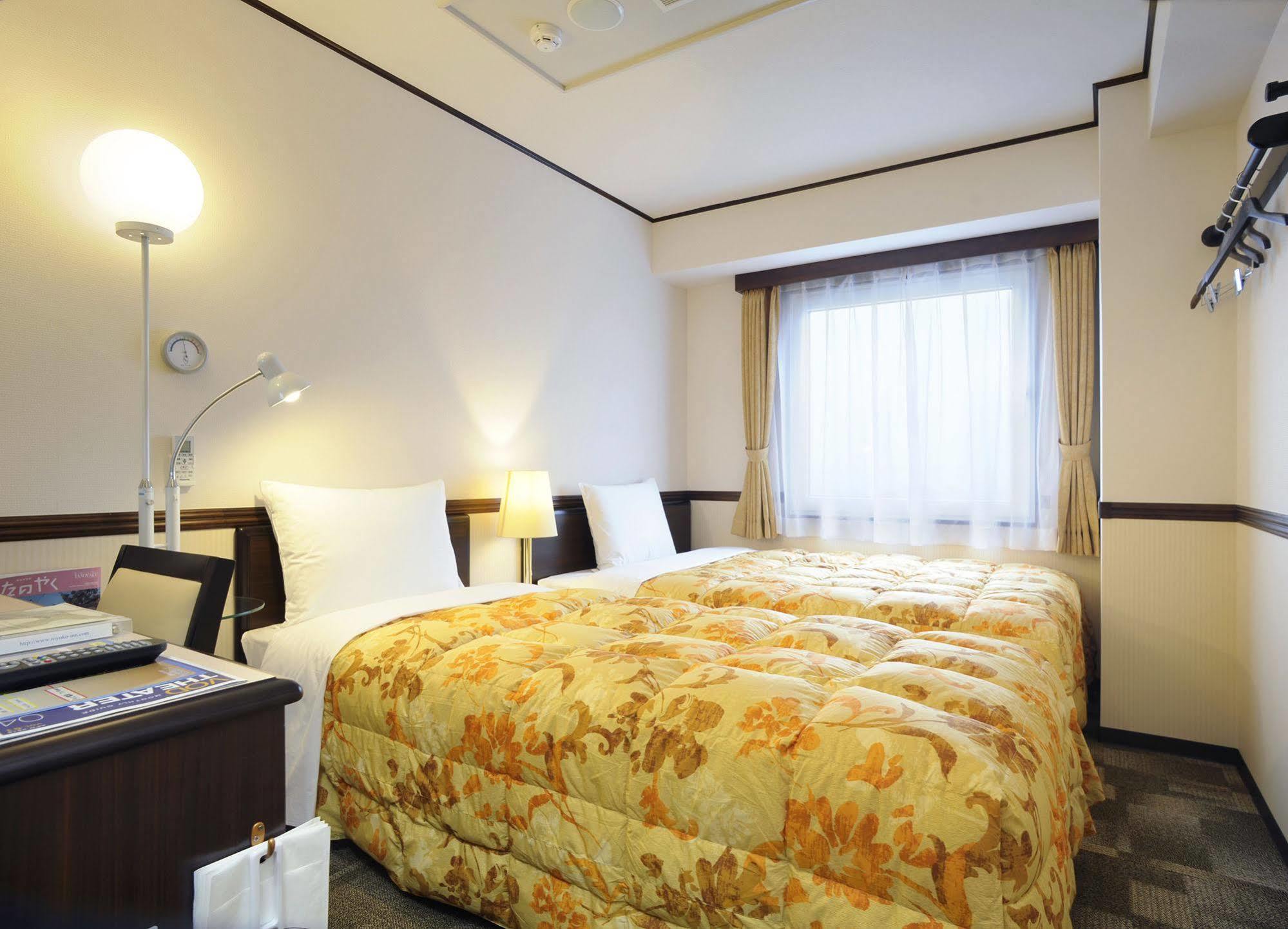 Toyoko Inn Aioi Eki Shinkansen Guchi Exteriör bild