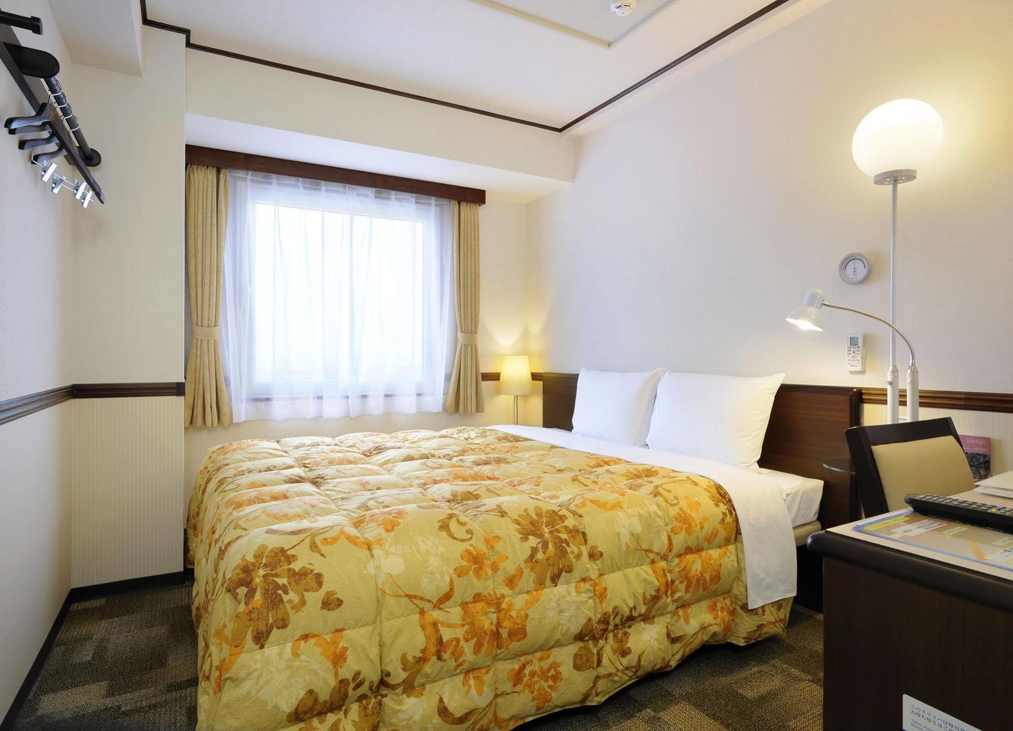 Toyoko Inn Aioi Eki Shinkansen Guchi Exteriör bild